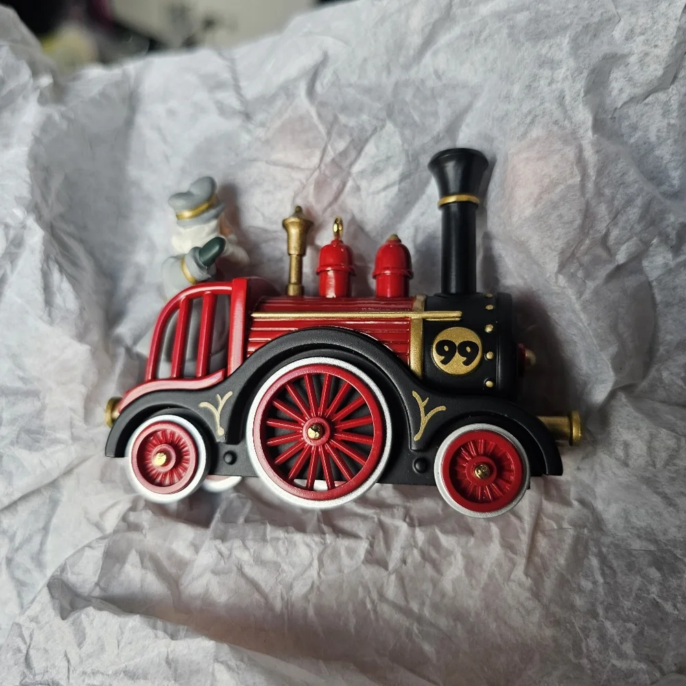 Hallmark Jolly Locomotive Santa Die-Cast Metal Train Christmas Ornament 1999